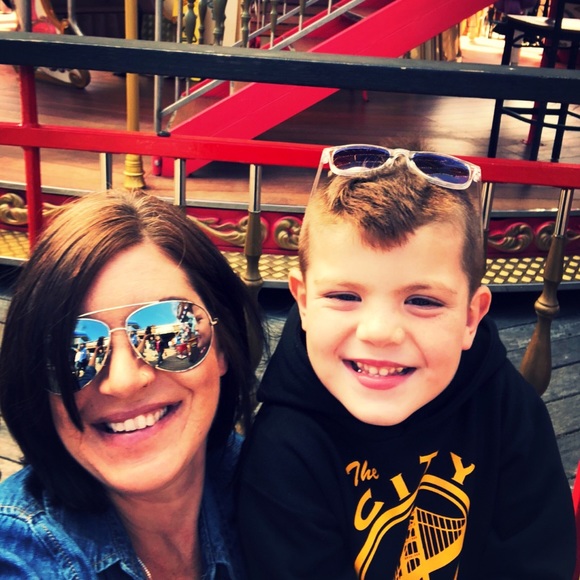 Meet your Posher, Lisa - Picture 1 of 1